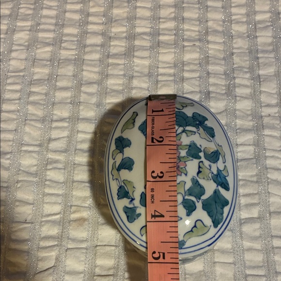 Floral Covered Ceramic Trinket Box- Chinese - Picture 6 of 7